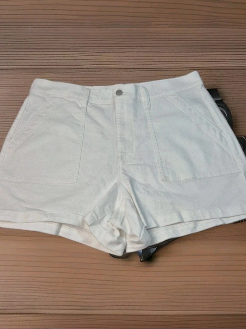 J. Crew Women’s Shorts Size 32 White   Denim NWT 28